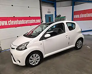 Used 2014 Toyota Aygo Move White - Interior and Exterior details 11