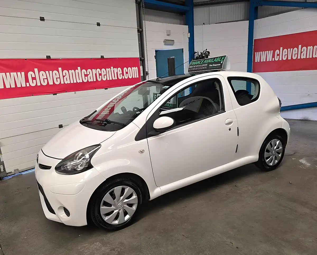 Used 2014 Toyota Aygo Move White - Interior and Exterior details 11