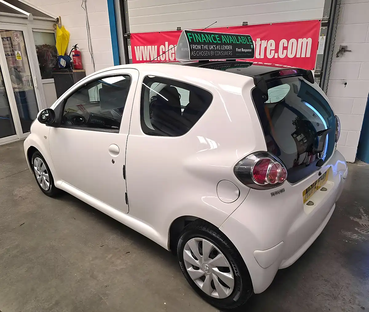 Used 2014 Toyota Aygo Move White - Interior and Exterior details 14