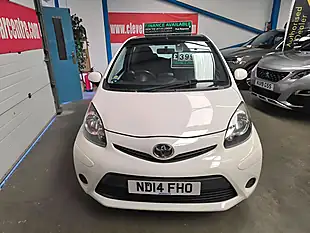 Used 2014 Toyota Aygo Move White - Interior and Exterior details 8