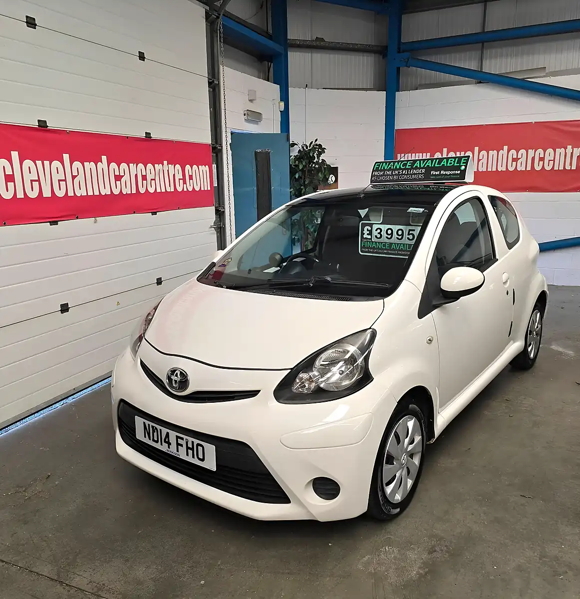 Used 2014 Toyota Aygo Move White - Interior and Exterior details 9