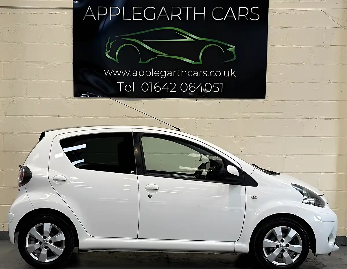 Used 2014 Toyota Aygo Move White - Interior and Exterior details 2