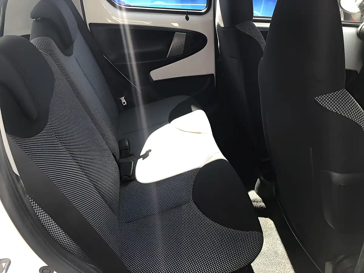 Used 2014 Toyota Aygo Move White - Interior and Exterior details 12