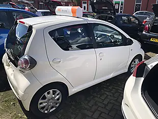 Used 2014 Toyota Aygo Move White - Interior and Exterior details 4