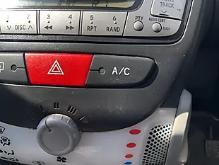 Used 2014 Toyota Aygo Move White - Interior and Exterior details 9