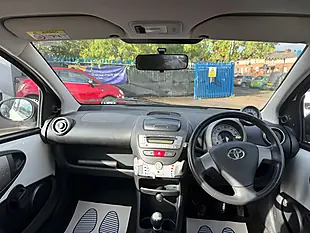 Used 2014 Toyota Aygo Move White - Interior and Exterior details 7