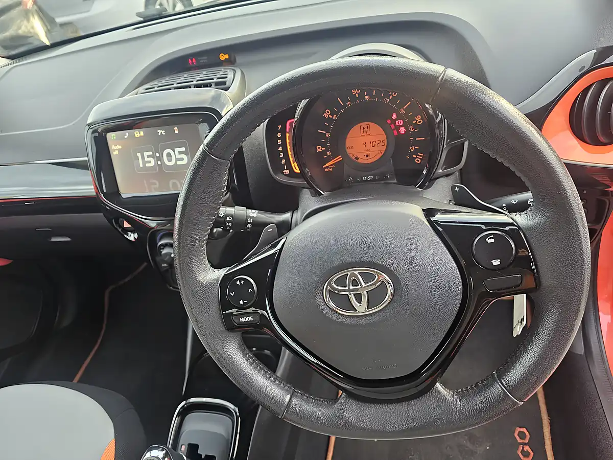 Used 2014 Toyota Aygo X-Cite Orange - Interior and Exterior details 12