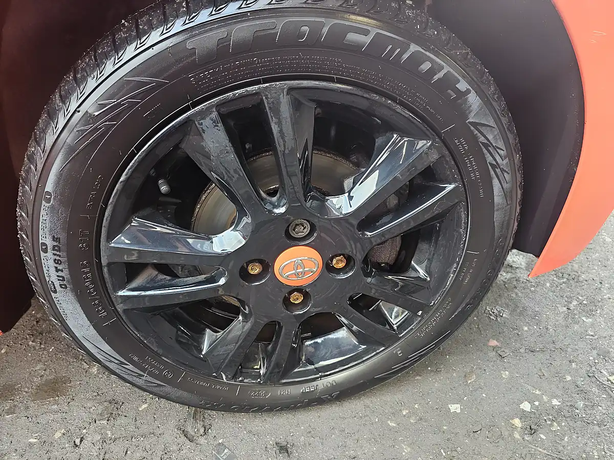 Used 2014 Toyota Aygo X-Cite Orange - Interior and Exterior details 18