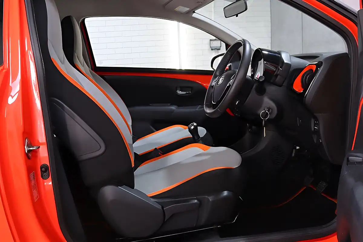 Used 2014 Toyota Aygo X-Cite Orange - Interior and Exterior details 11