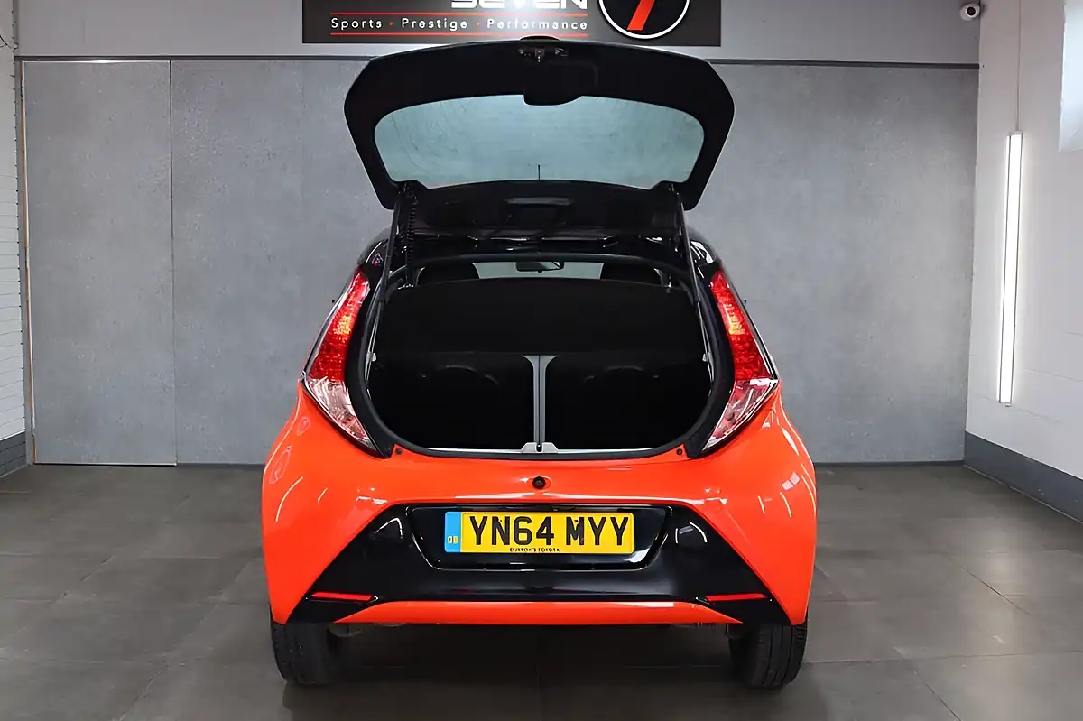 Used 2014 Toyota Aygo X-Cite Orange - Interior and Exterior details 15