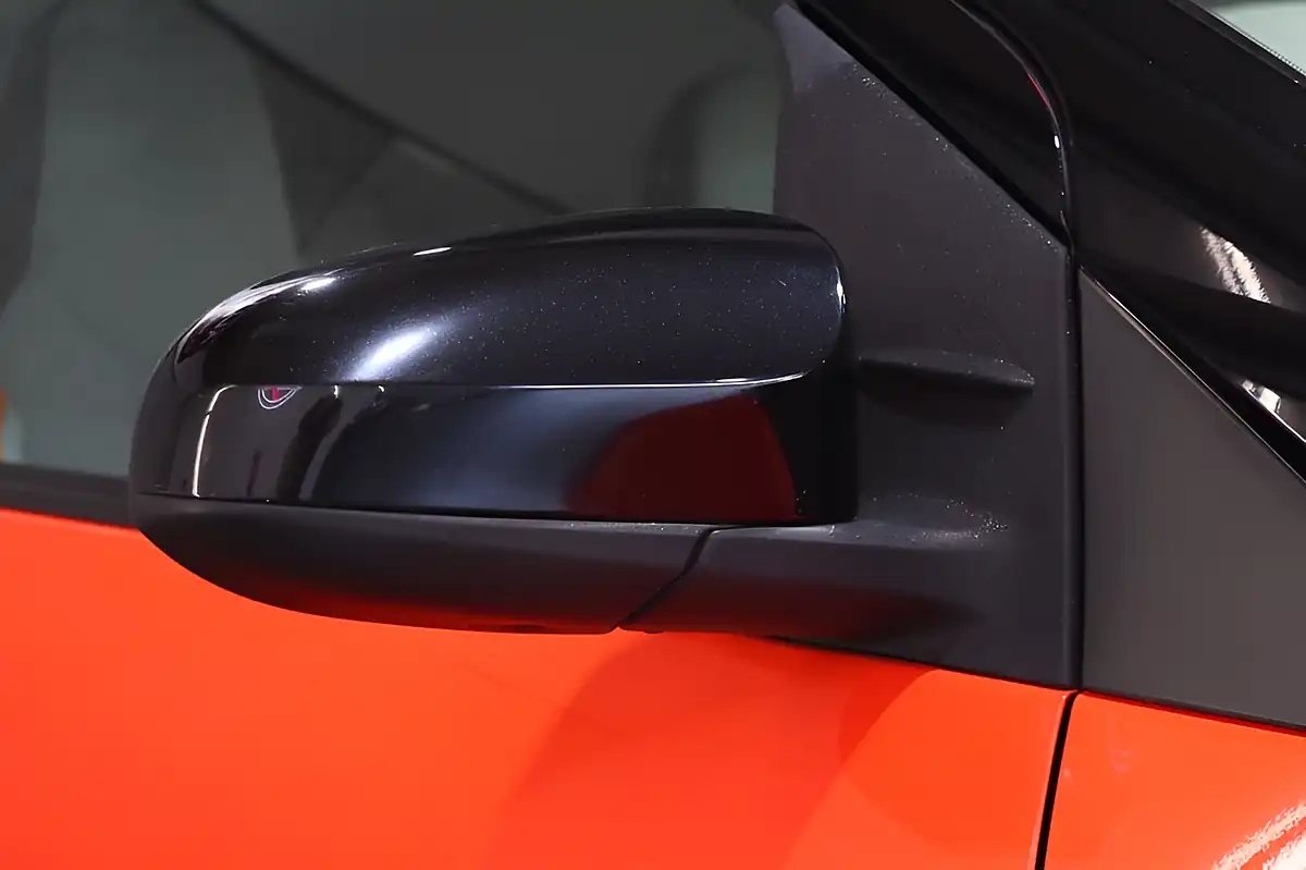 Used 2014 Toyota Aygo X-Cite Orange - Interior and Exterior details 17