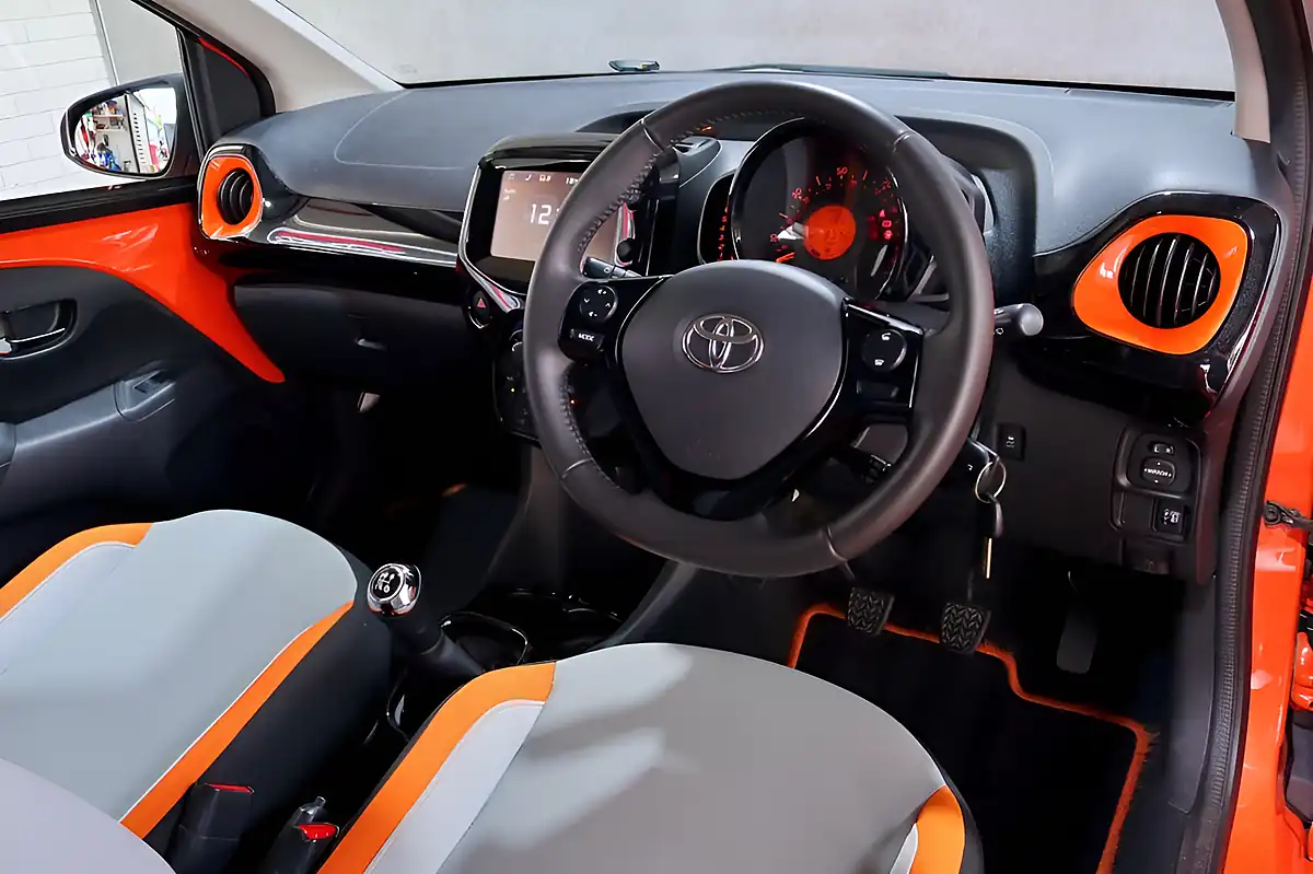 Used 2014 Toyota Aygo X-Cite Orange - Interior and Exterior details 3