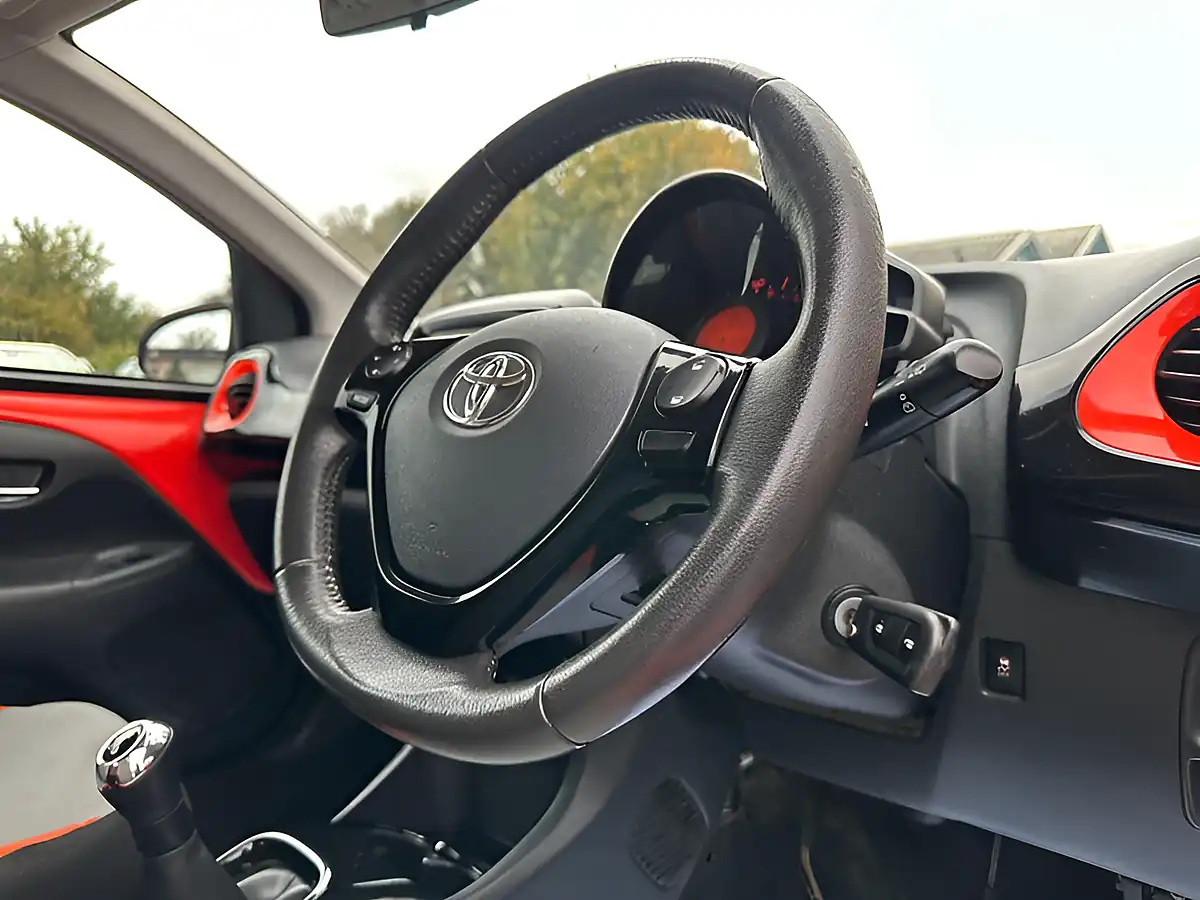 Used 2014 Toyota Aygo X-Cite Orange - Interior and Exterior details 13