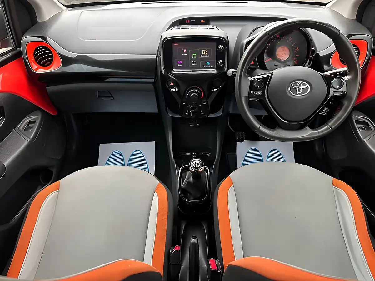 Used 2014 Toyota Aygo X-Cite Orange - Interior and Exterior details 17