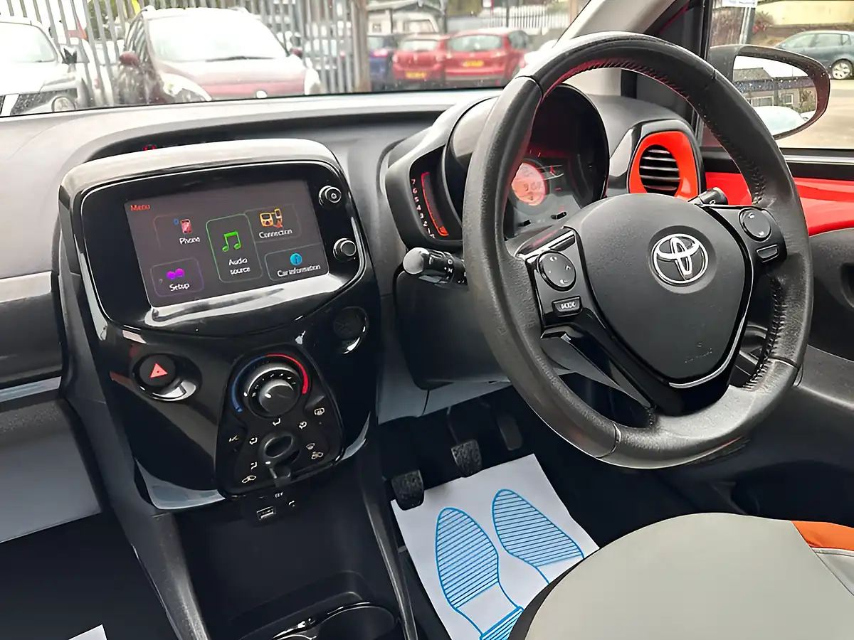 Used 2014 Toyota Aygo X-Cite Orange - Interior and Exterior details 18