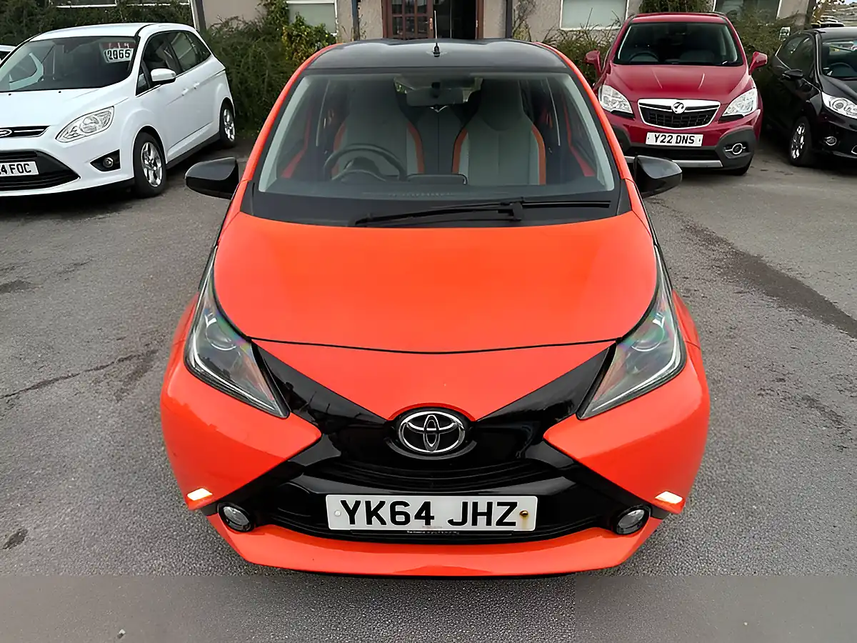 Used 2014 Toyota Aygo X-Cite Orange - Interior and Exterior details 4