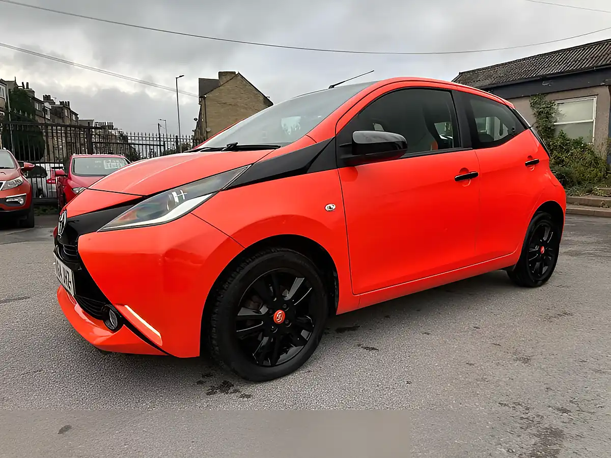 Used 2014 Toyota Aygo X-Cite Orange - Interior and Exterior details 5