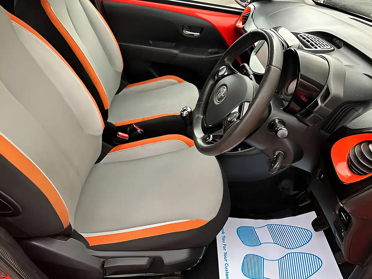 Used 2014 Toyota Aygo X-Cite Orange - Interior and Exterior details 6