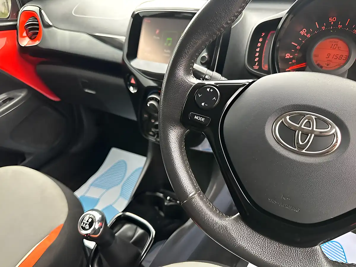Used 2014 Toyota Aygo X-Cite Orange - Interior and Exterior details 7