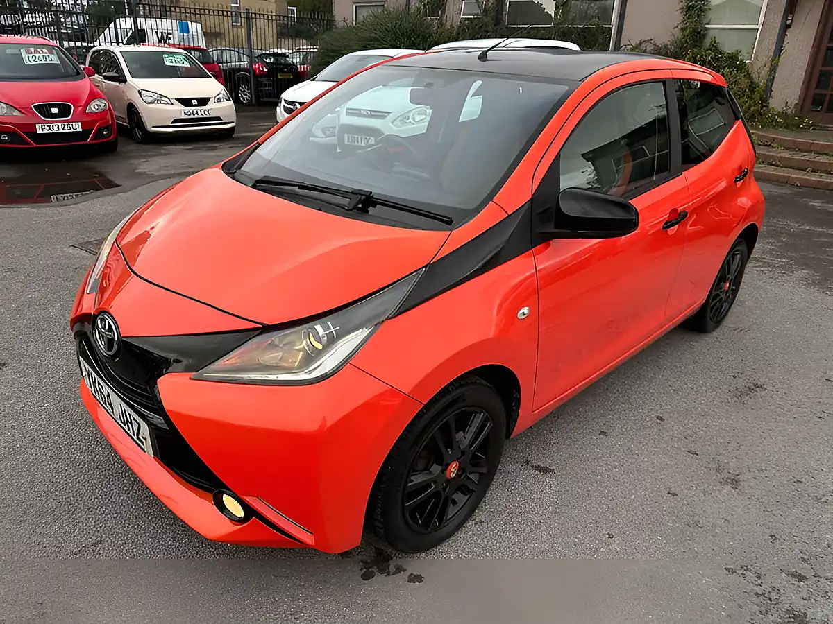 Used 2014 Toyota Aygo X-Cite Orange - Interior and Exterior details 9