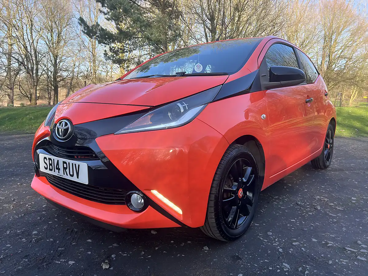 Used 2014 Toyota Aygo X-Cite Orange - Interior and Exterior details 10