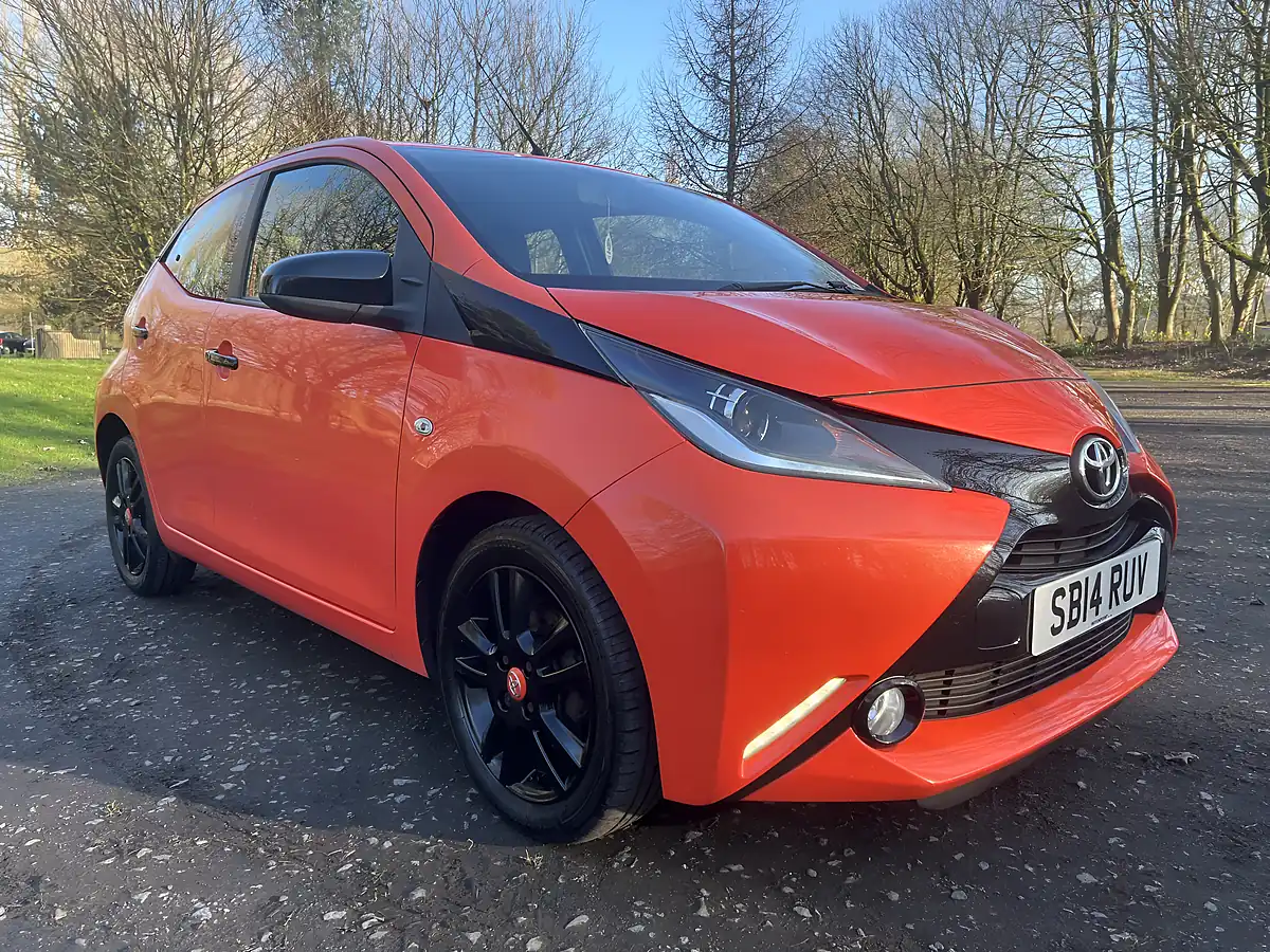 Used 2014 Toyota Aygo X-Cite Orange - Interior and Exterior details 11