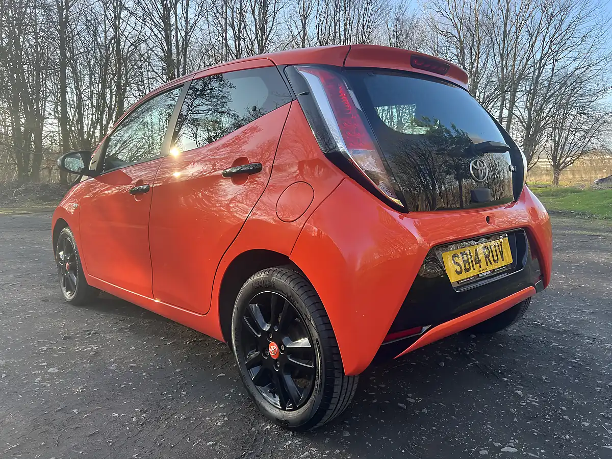 Used 2014 Toyota Aygo X-Cite Orange - Interior and Exterior details 12