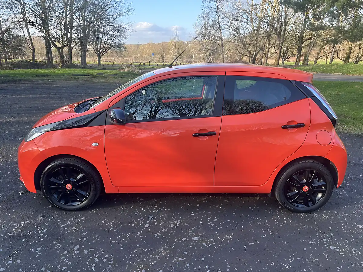 Used 2014 Toyota Aygo X-Cite Orange - Interior and Exterior details 3