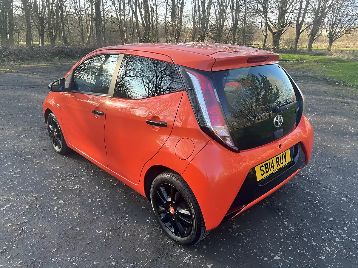 Used 2014 Toyota Aygo X-Cite Orange - Interior and Exterior details 4