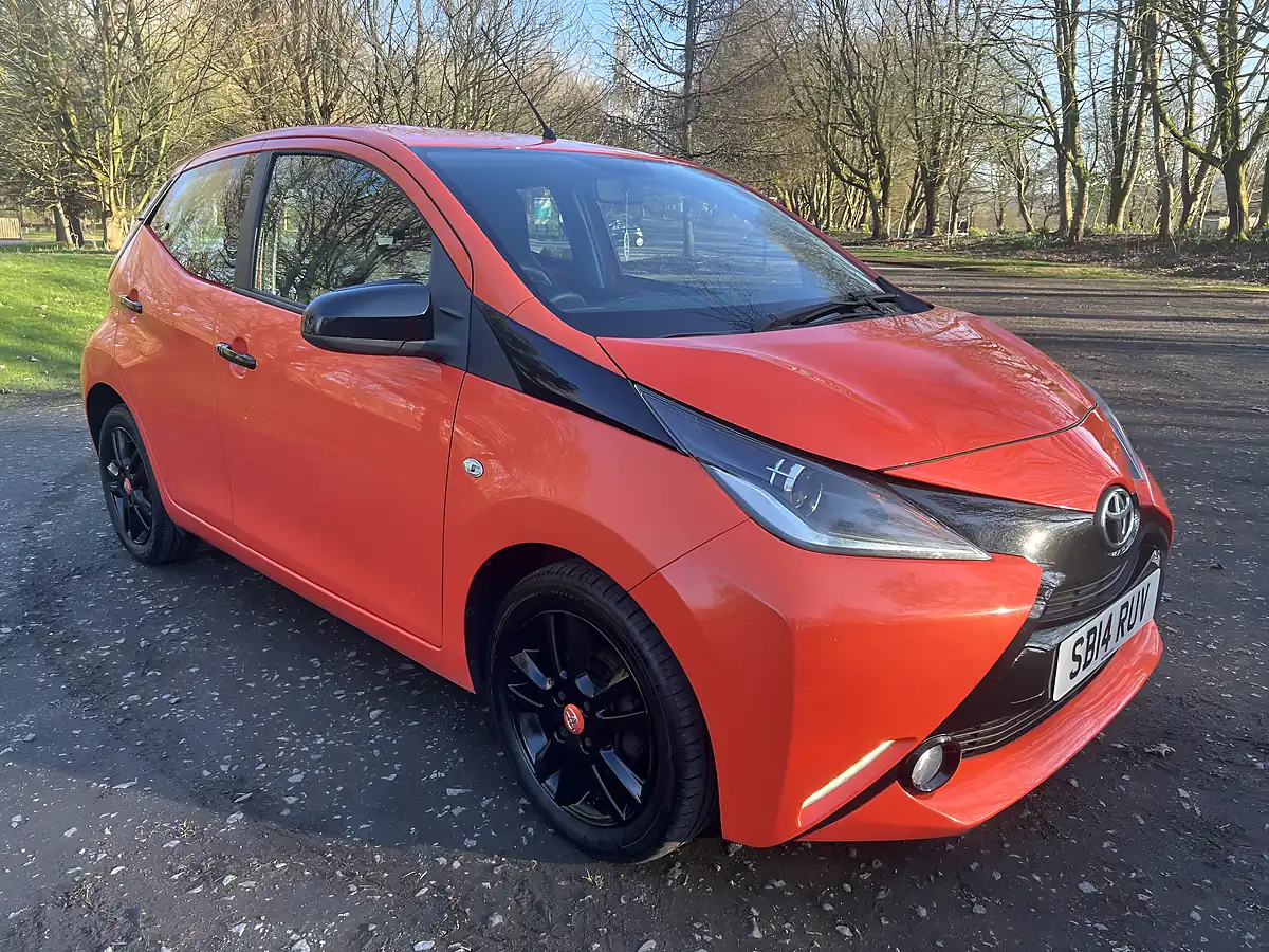 Used 2014 Toyota Aygo X-Cite Orange - Interior and Exterior details 8