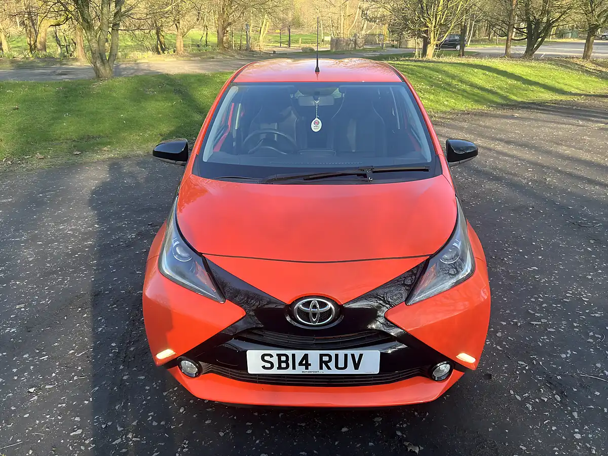 Used 2014 Toyota Aygo X-Cite Orange - Interior and Exterior details 9