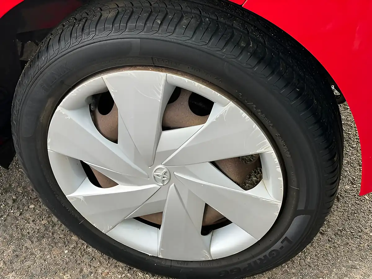 Used 2014 Toyota Aygo X-Play Red - Interior and Exterior details 10