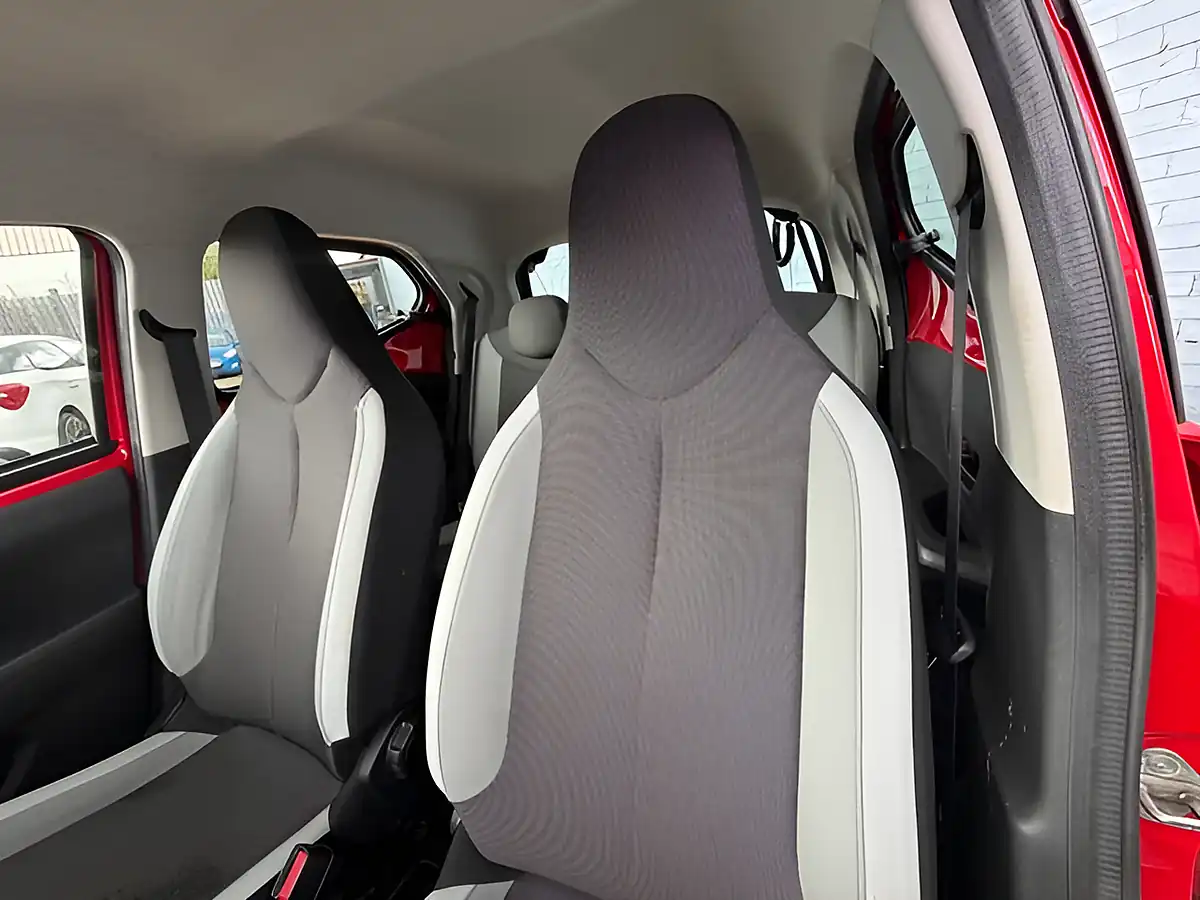 Used 2014 Toyota Aygo X-Play Red - Interior and Exterior details 13