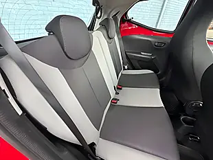 Used 2014 Toyota Aygo X-Play Red - Interior and Exterior details 17