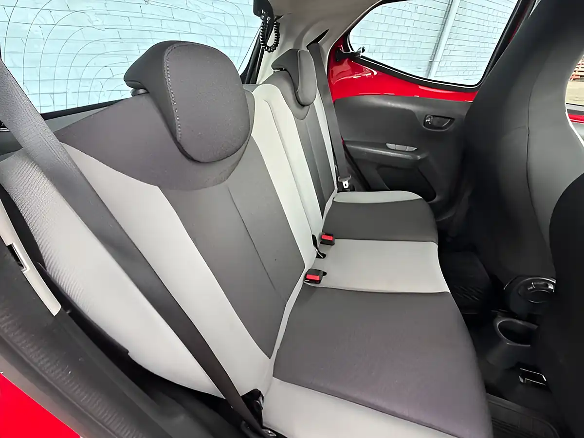 Used 2014 Toyota Aygo X-Play Red - Interior and Exterior details 17