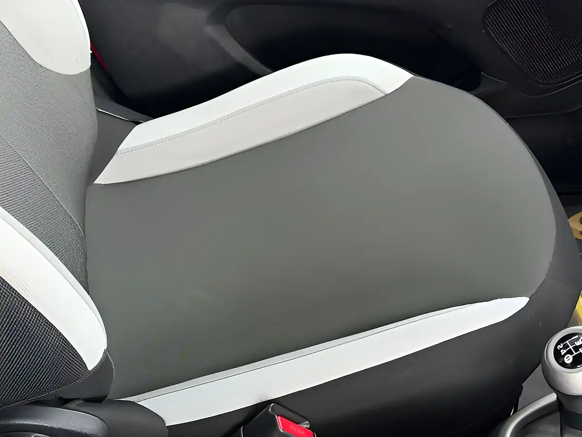 Used 2014 Toyota Aygo X-Play Red - Interior and Exterior details 19