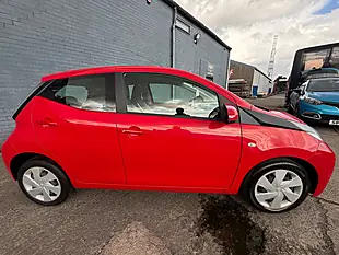 Used 2014 Toyota Aygo X-Play Red - Interior and Exterior details 8