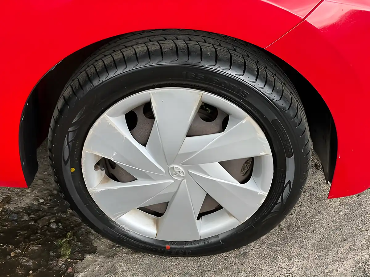 Used 2014 Toyota Aygo X-Play Red - Interior and Exterior details 9