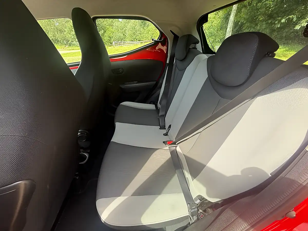 Used 2014 Toyota Aygo X-Play Red - Interior and Exterior details 10