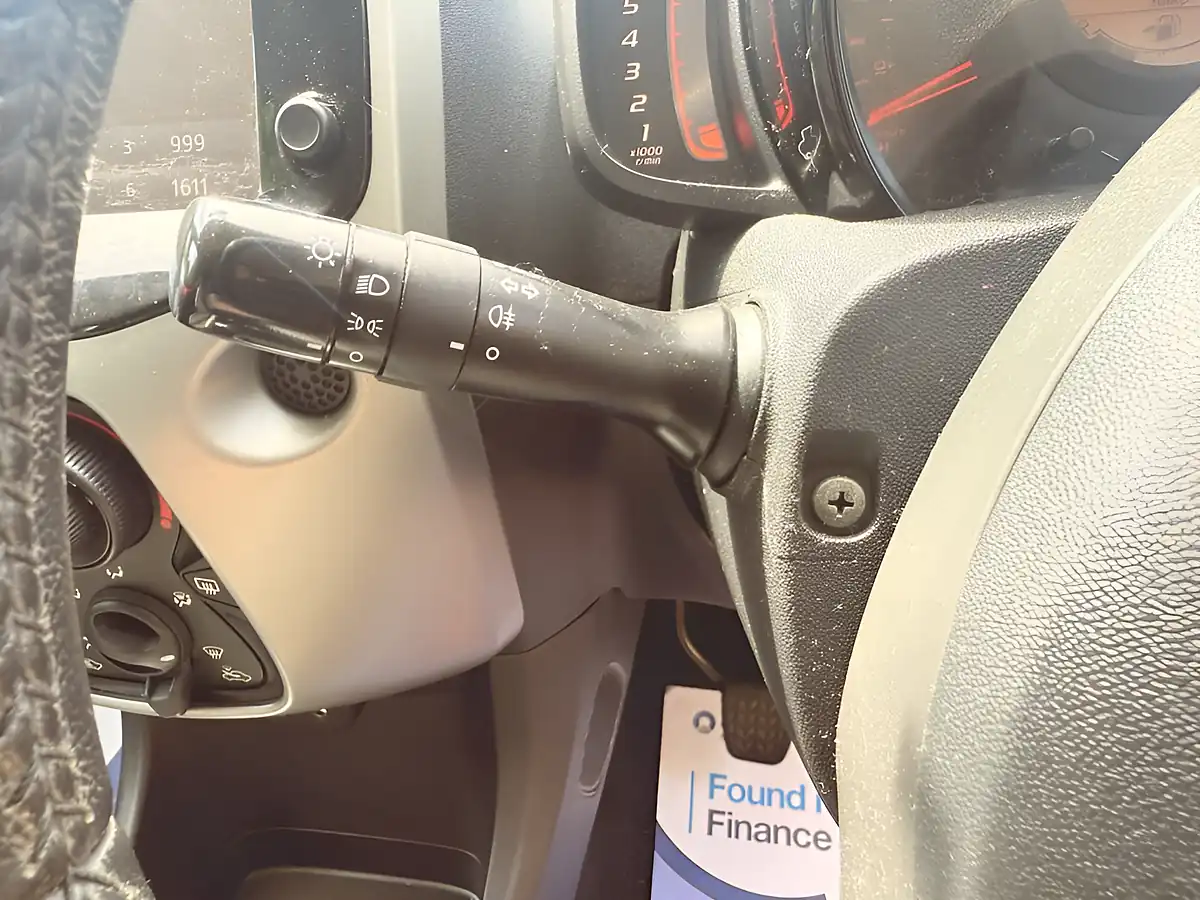 Used 2014 Toyota Aygo X-Play Red - Interior and Exterior details 16