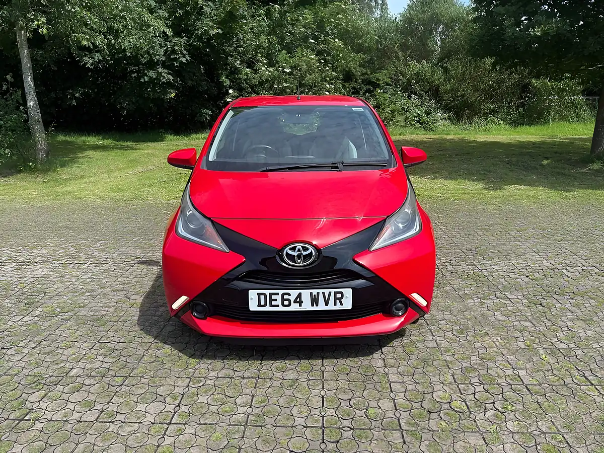 Used 2014 Toyota Aygo X-Play Red - Interior and Exterior details 2