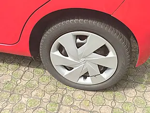 Used 2014 Toyota Aygo X-Play Red - Interior and Exterior details 20