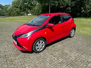 Used 2014 Toyota Aygo X-Play Red - Interior and Exterior details 3