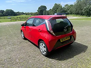 Used 2014 Toyota Aygo X-Play Red - Interior and Exterior details 4