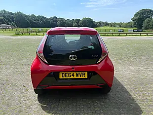Used 2014 Toyota Aygo X-Play Red - Interior and Exterior details 5