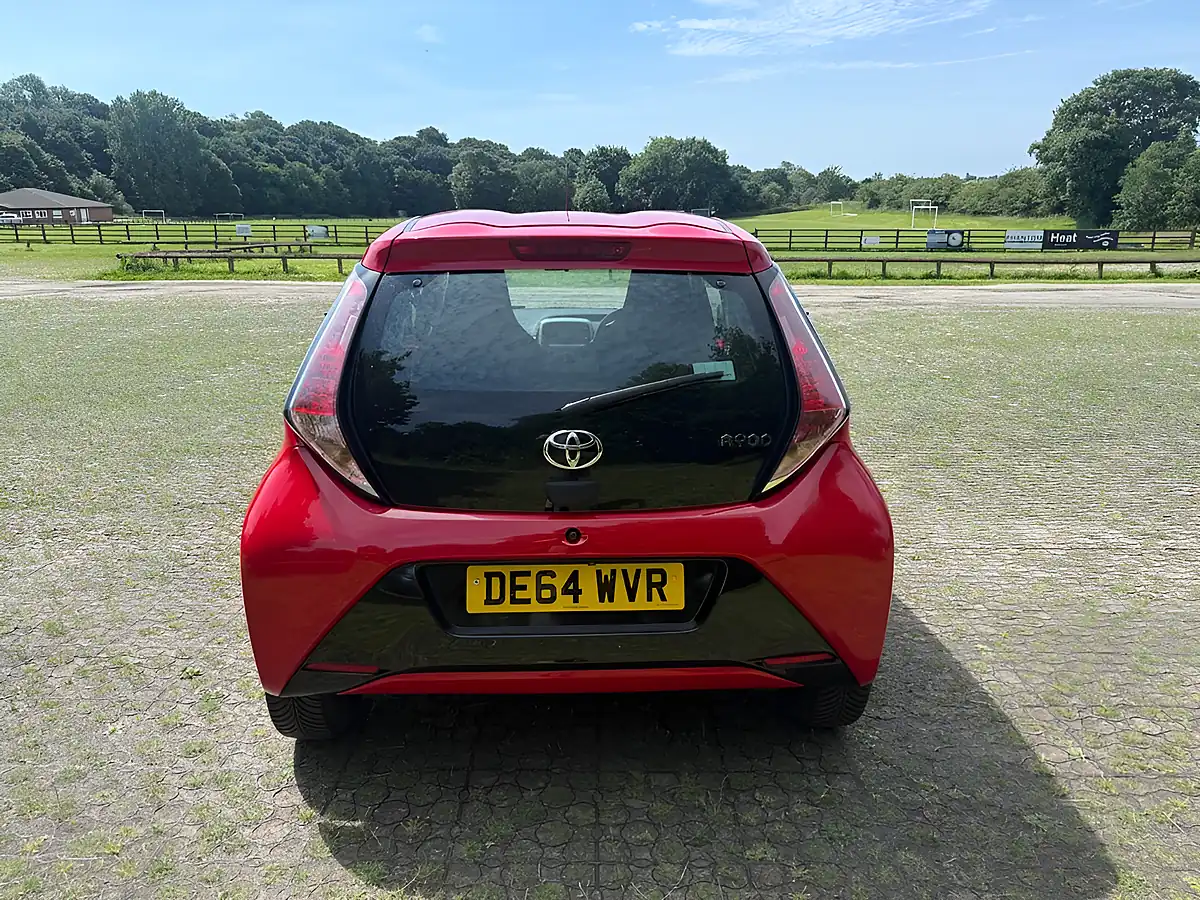 Used 2014 Toyota Aygo X-Play Red - Interior and Exterior details 5