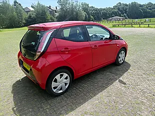 Used 2014 Toyota Aygo X-Play Red - Interior and Exterior details 6
