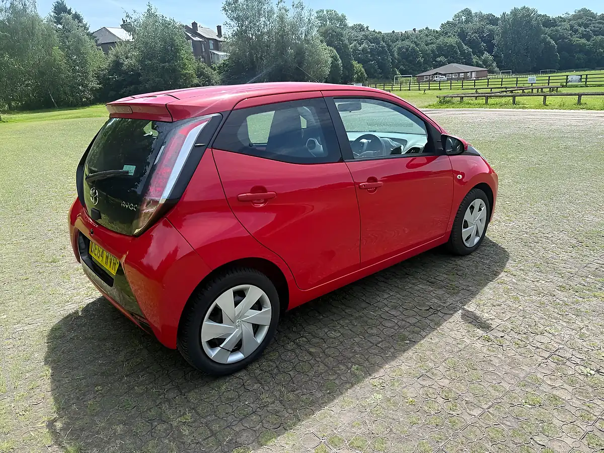 Used 2014 Toyota Aygo X-Play Red - Interior and Exterior details 6