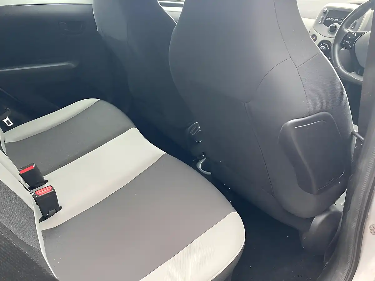 Used 2014 Toyota Aygo X-Play Silver - Interior and Exterior details 10