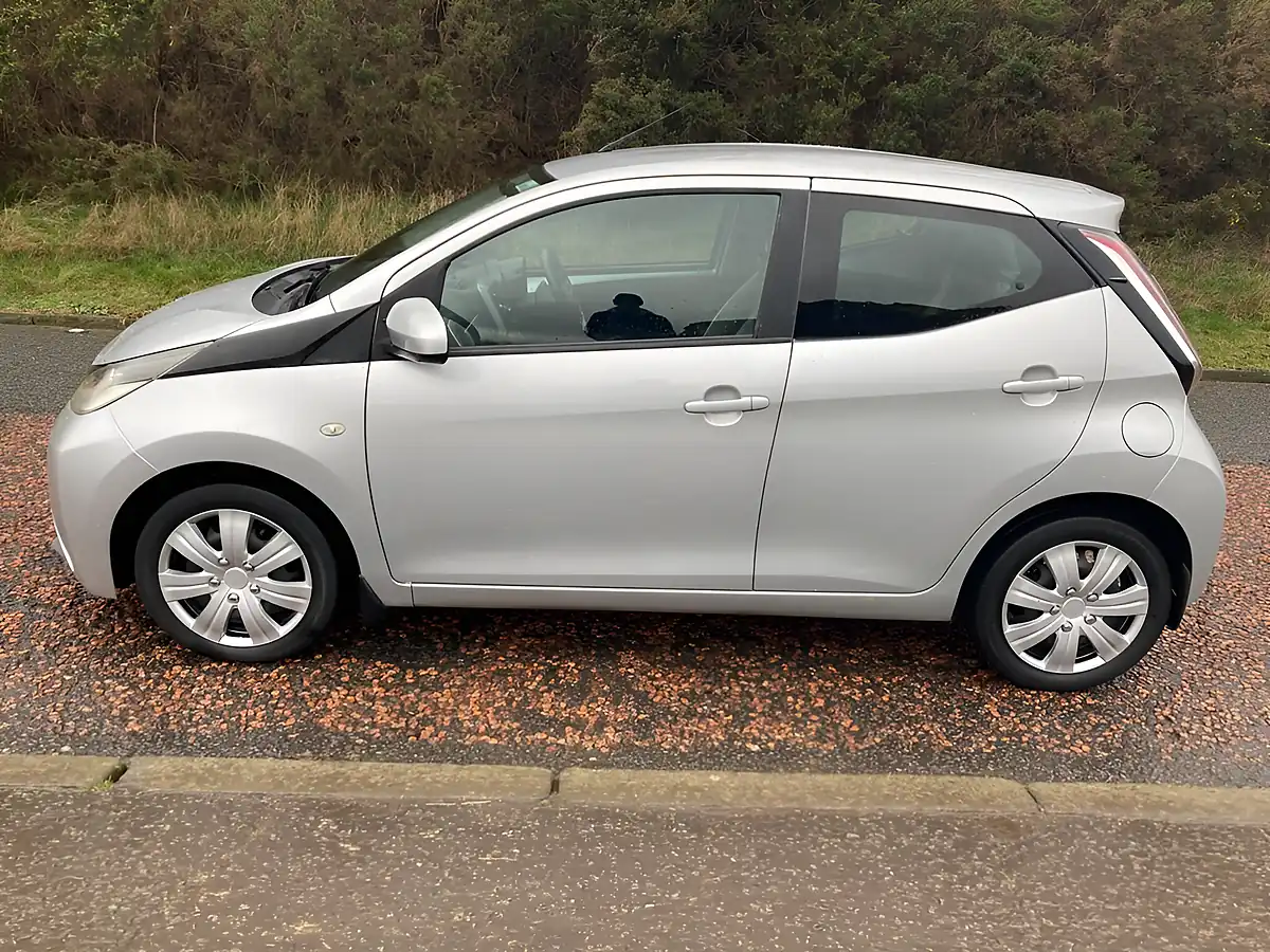 Used 2014 Toyota Aygo X-Play Silver - Interior and Exterior details 6